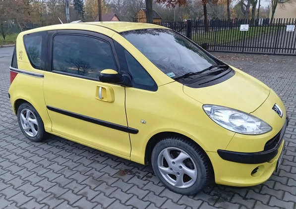 Peugeot 1007 cena 7800 przebieg: 170000, rok produkcji 2005 z Miechów małe 92